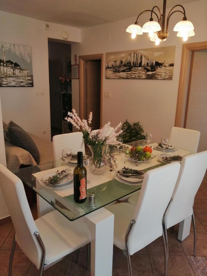 Apartments Villa Nona Umag Luaran gambar