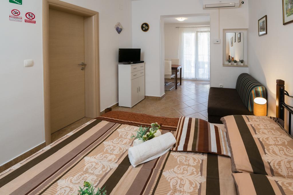 Apartments Villa Nona Umag Luaran gambar